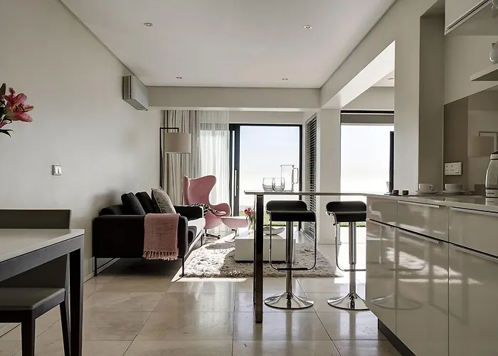 Cb-One Luxury Stay